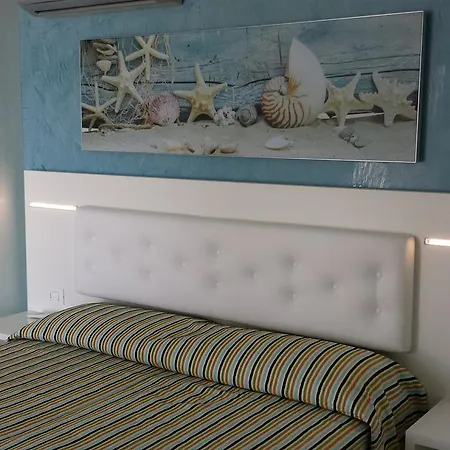 Mare Торре-Сан-Джованни-Удженто